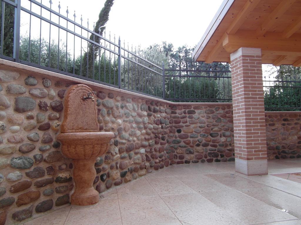Cortecoraman Sommacampagna Buitenkant foto